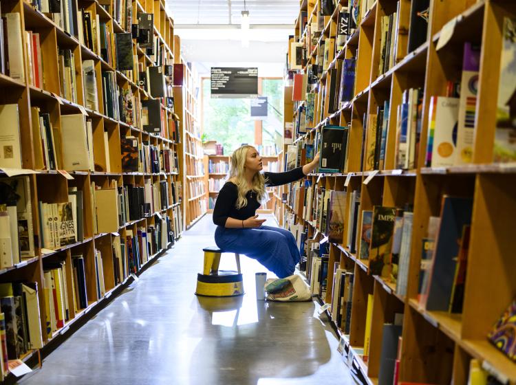 Student in Powell's Books